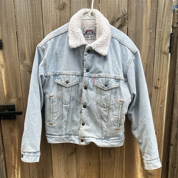 Vintage Levi's Sherpa Lined Trucker Style Red Tab Denim Jacket Sz S - Picture 1 of 12